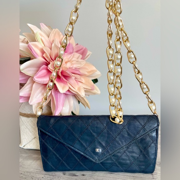 Authentic CHANEL Leather long Continental wallet - Picture 15 of 16